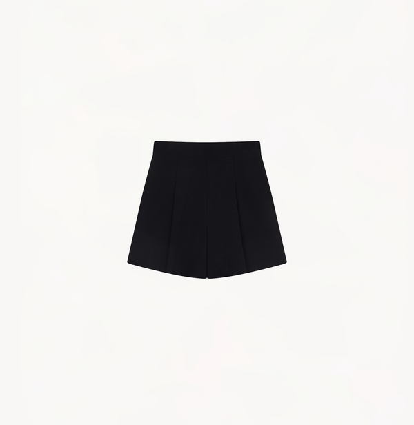 Pleated shorts for women in black.