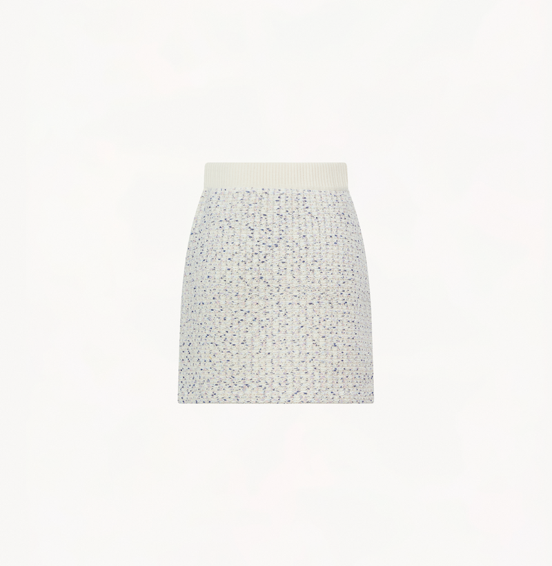 Wool boucle skirt in white.