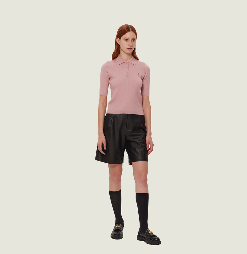 Cashmere polo shirt in dusty rose with short sleeves. left-view