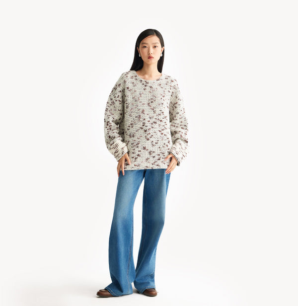 Camel melange mens crewneck sweater in wool blend with fancy yarn oversized fit seamless neckline and turned up cuffs. front-view.