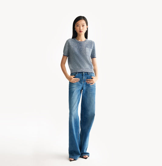 Classic blue mid waist straight jeans. front-view