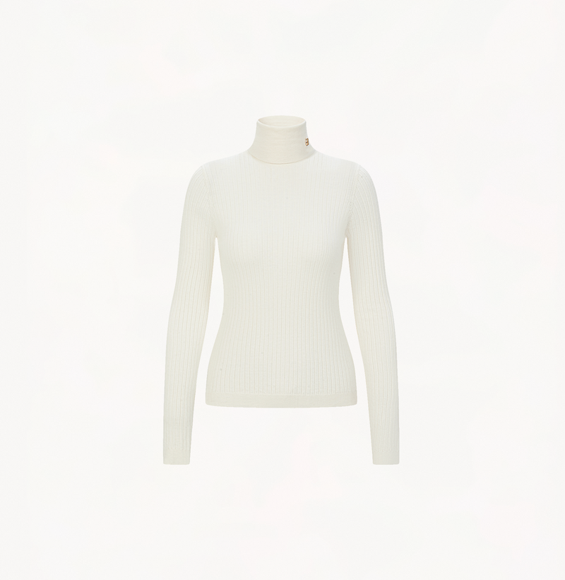 Cashmere ribbed top with turtleneck in white.