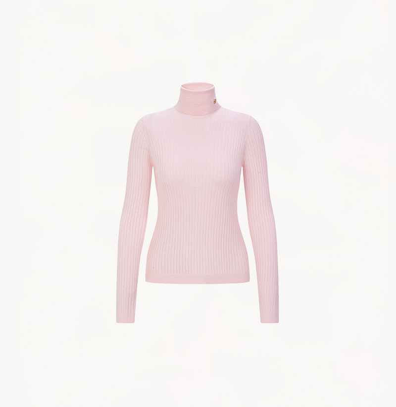 Cashmere ribbed top with turtleneck in light pink.