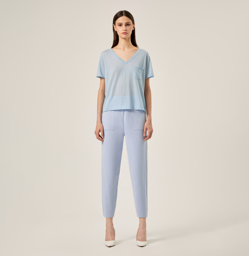Cashmere v-neck t-shirt for women in white. left-view