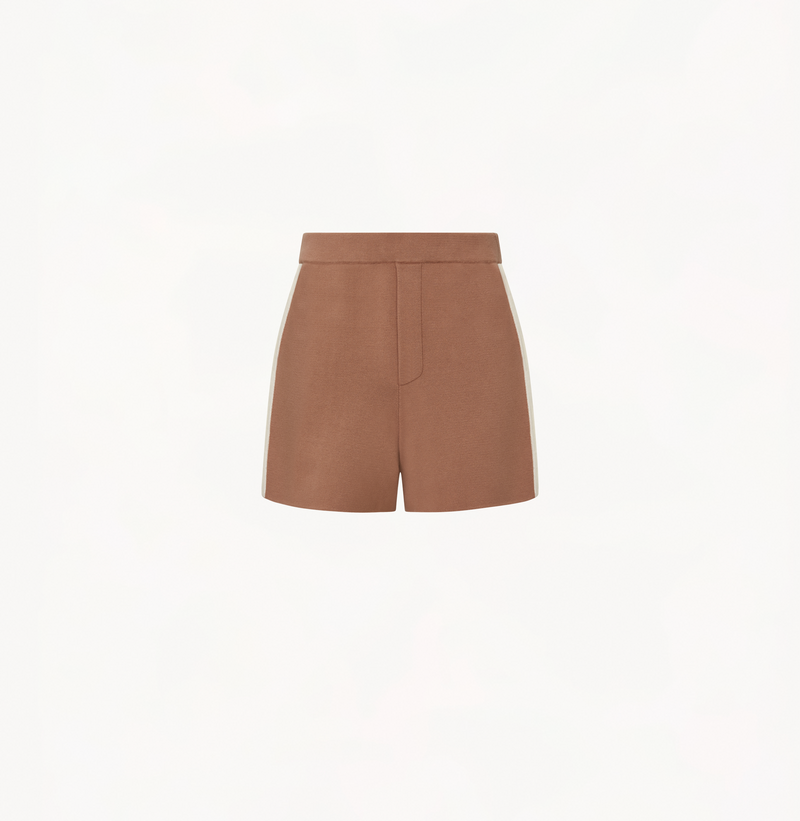 Color block shorts in coffee color